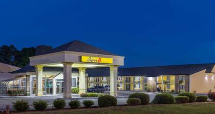 Super 8 by Wyndham Mcdonough GA