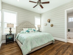 4 多间卧室、熨斗/熨衣板、免费 WiFi、床单