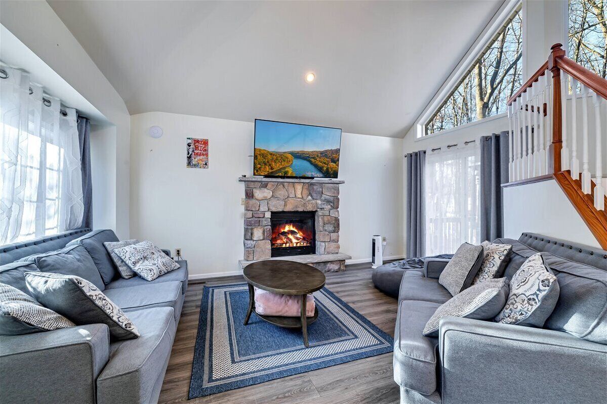 Smart TV, fireplace, video games