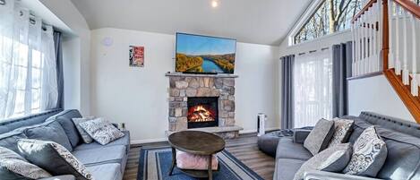 Smart-TV, Kamin, Videospiele