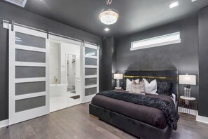 3 bedrooms, iron/ironing board, free WiFi, wheelchair access