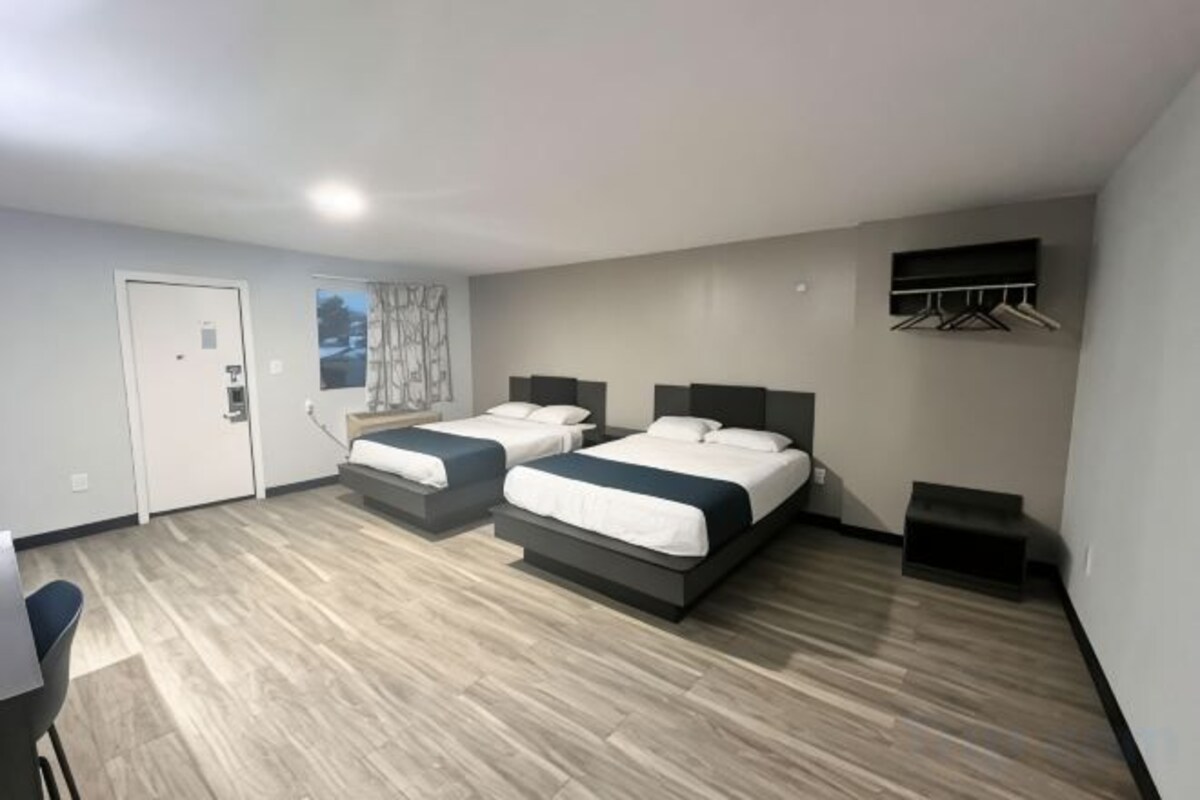 2 Queen Beds | Non-Smoking, Micfridge