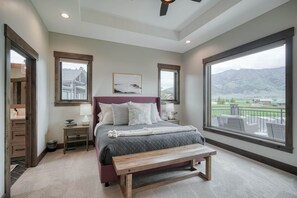 5 bedrooms, iron/ironing board, travel crib, WiFi