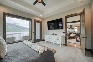 5 bedrooms, iron/ironing board, travel crib, WiFi