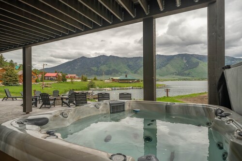 Hudson's Hideaway WATERFRONT Cabin 5B 5.5BA