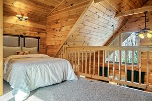 2 soverom, strykejern/-brett, reiseseng for barn og wi-fi (inkludert)