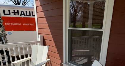 Downtown Lake Geneva Wisconsin Charm Sleeps10