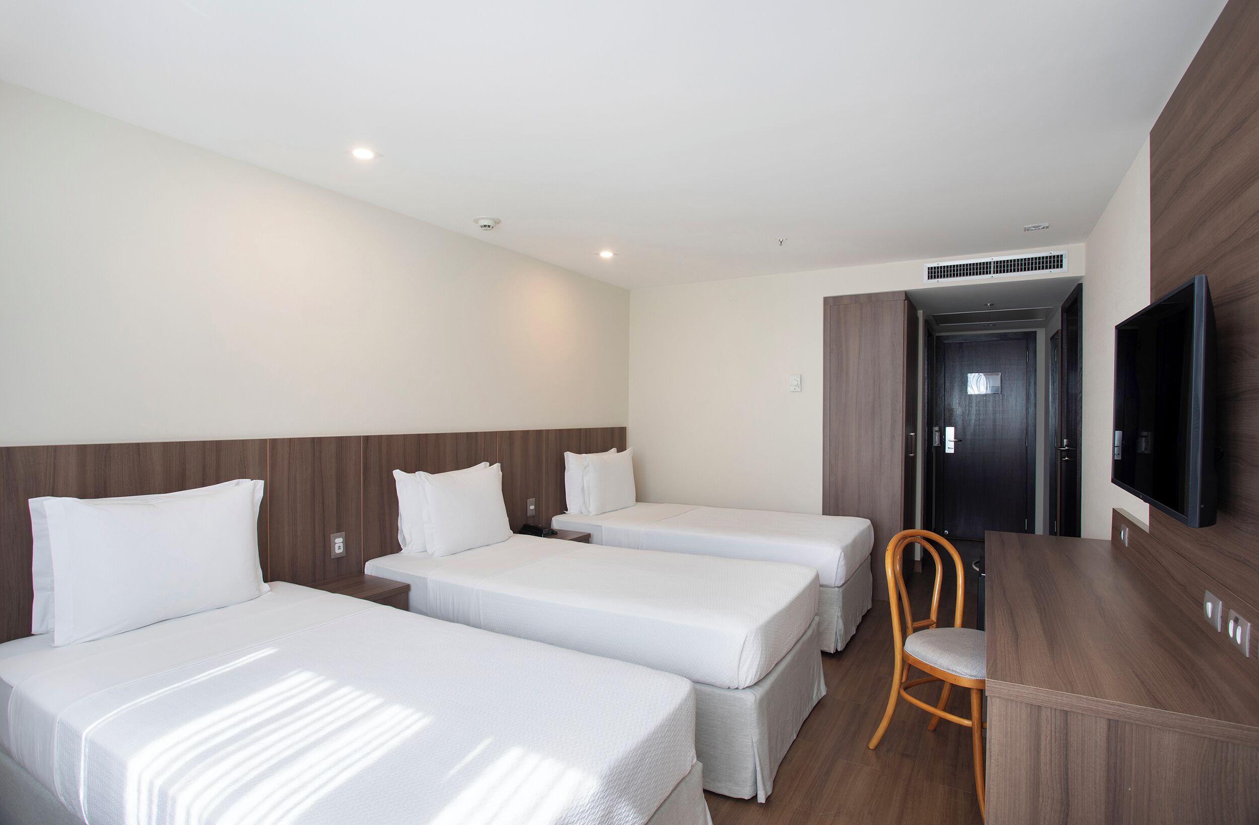 1 bedroom, in-room safe, soundproofing, WiFi (free)