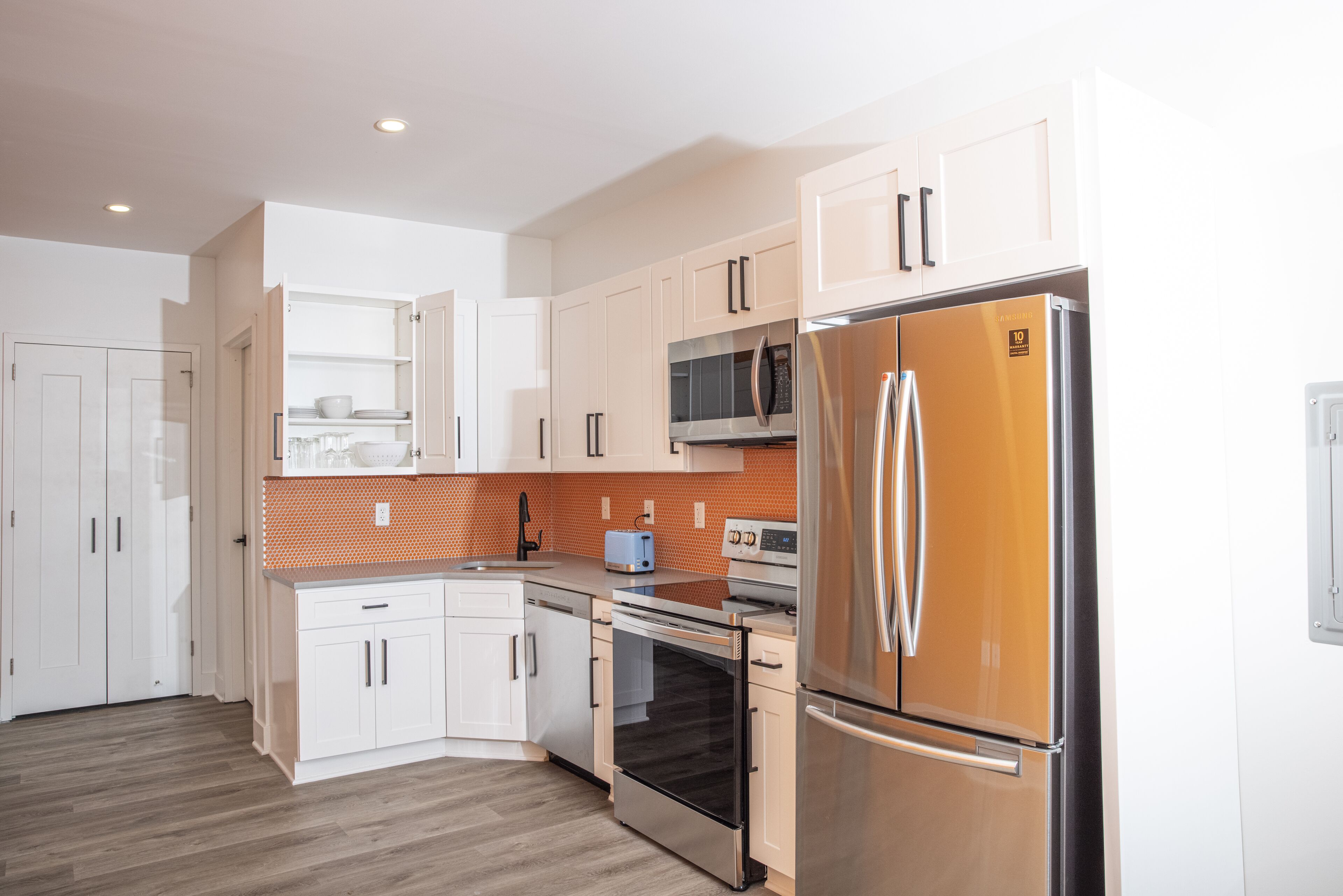 gallery studio suite, 1 queen bed with sofa bed | private kitchen