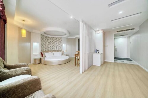 Sijiqing Teng Hotel (Ningbo Jiangshan Wanda Plaza Branch)