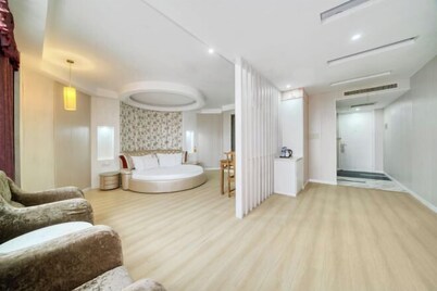 Sijiqing Teng Hotel (Ningbo Jiangshan Wanda Plaza Branch)