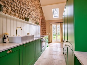 Lave-vaisselle, chaise haute