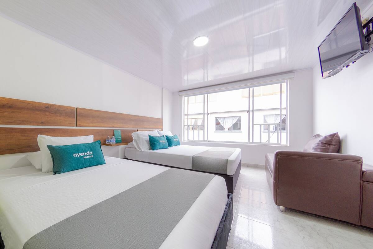 Hypo-allergenic bedding, free WiFi, bed sheets