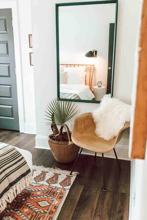 3 bedrooms, iron/ironing board, travel crib, free WiFi - Stylish 3BR Game Day Home by MHM Luxury Properties (Athens)