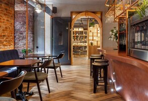 2 restaurants, Italian cuisine