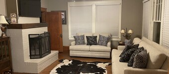 Historic Lisenby-Campbell House; Spacious, Historic & Tastefully Updated.