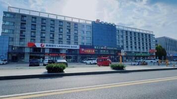 المنشأة من الخارج