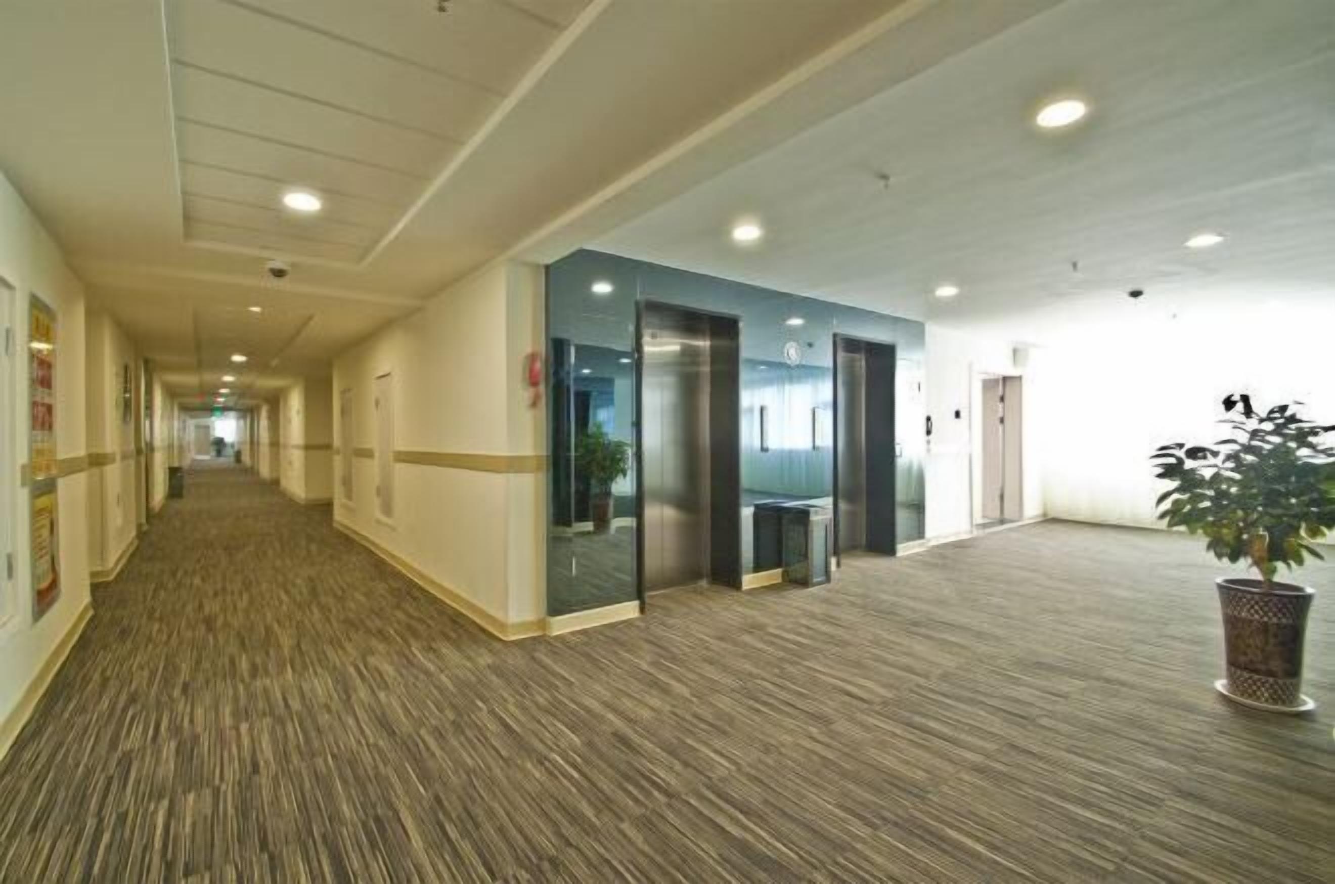 المنشأة من الداخل