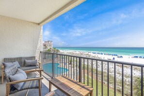 Property grounds - Windancer 307. Gulf Front Condo, Free Beach Service, Heated Pool, Grill. (Miramar Beach)