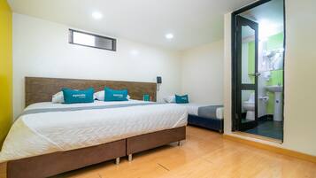 ملاءات للفراش لا تسبب الحساسية ومكواة/لوح كي وواي فاي مجانًا