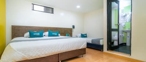 Hypo-allergenic bedding, iron/ironing board, free WiFi, bed sheets