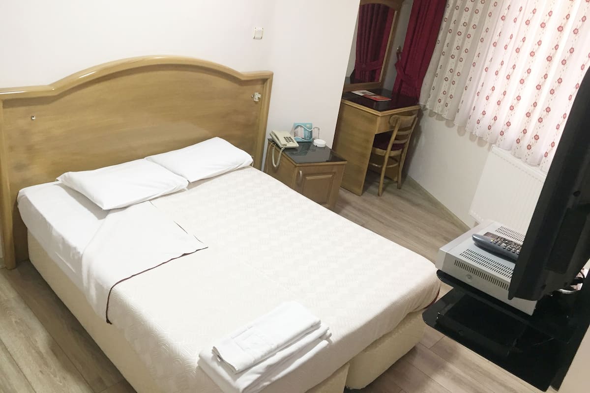 City Triple Room