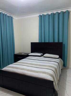 3 Schlafzimmer, Schreibtisch, Bügeleisen/Bügelbrett, kostenloses WLAN