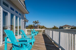 Terrace/patio - Sea Haven- Heated Salt Water Pool, Sleeps 16, Dogs OK! 500ft to beach, Hot Tub (Corolla)