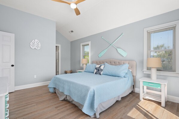 6 habitaciones, tabla de planchar con plancha y cuna de viaje 