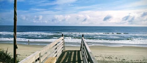Una spiaggia nelle vicinanze