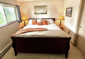 3 bedrooms, desk, travel cot, free WiFi - Mountain Condo with Free shuttle to Winter Park town and ski hill. Pool/Hot tubs (Fraser)