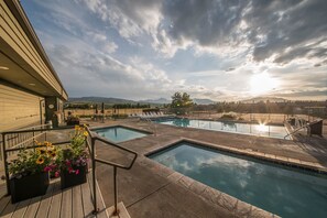 Piscine extérieure, piscine chauffée