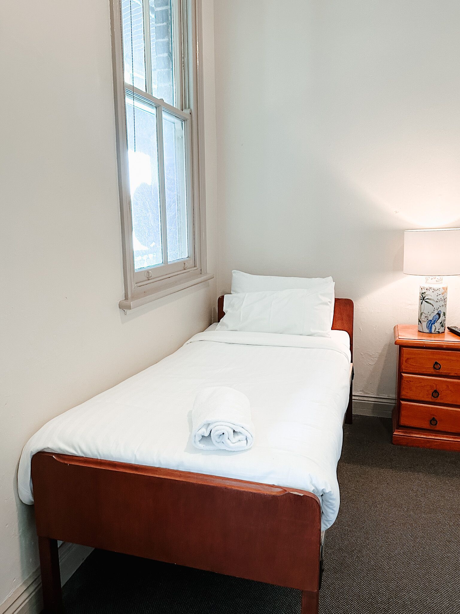 Habitación familiar, baño compartido | Wifi gratis y ropa de cama