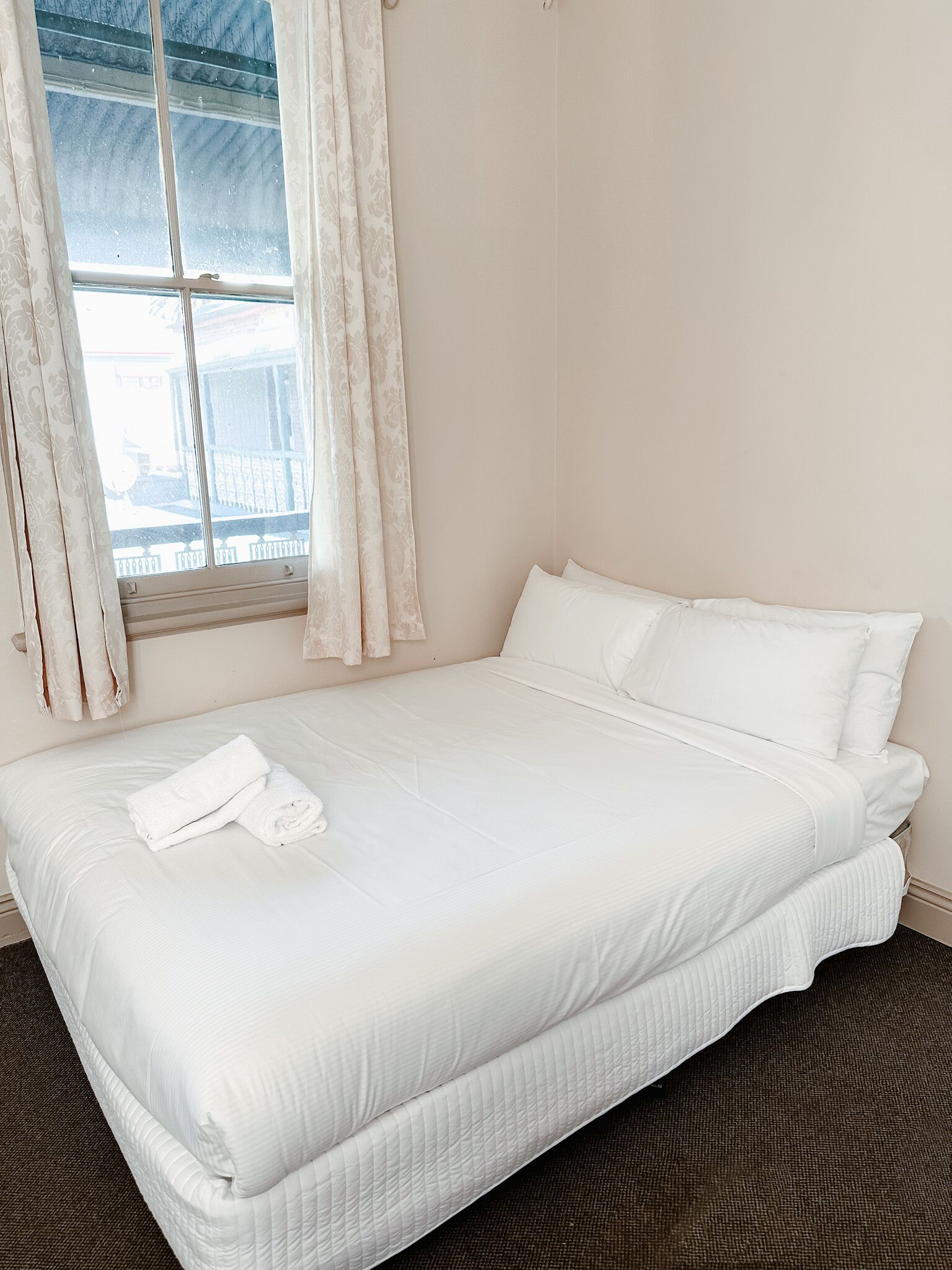 Standardværelse til 3 personer - fælles badeværelse | Gratis Wi-Fi, sengetøj