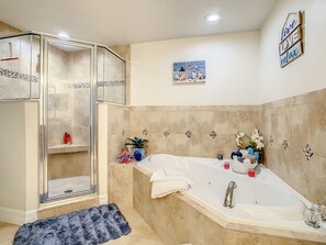 Combined shower/bathtub, hair dryer, towels - Coastal Oceanwalk Retreat with Pools, Hot Tub & Beach Gear | OW18-202 (New Smyrna Beach)