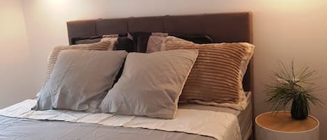 2 Schlafzimmer, Bügeleisen/Bügelbrett, kostenloses WLAN, Bettwäsche