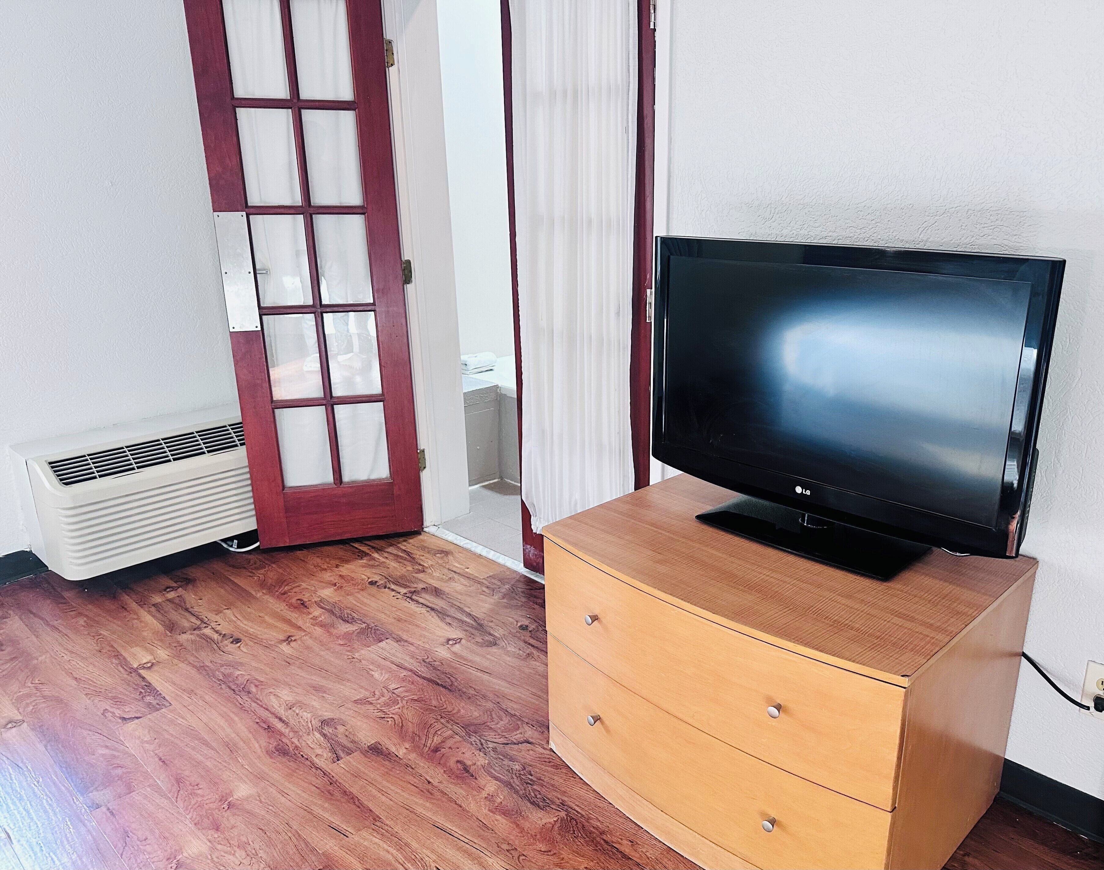 Photo - Studio 6 Savannah, GA- Gateway & I-95