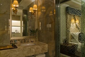 Bathroom - Cannes City Hotel (Luzhou)