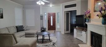  "The Love Birds" -4 bed/ 2 bath single story in Remington Heights