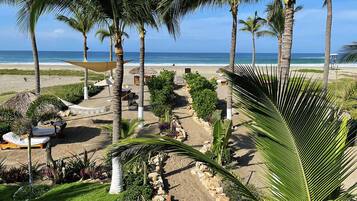 VILLA DELUXE WITH POOL OCEANFRONT