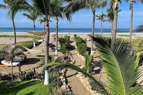 VILLA DELUXE WITH POOL OCEANFRONT | Ropa de cama de alta calidad y minibar