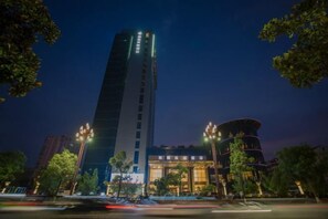 Exterior - Jinlong Yufeng Hotel (Changde Huanlecheng High Speed Railway Station) (Changde)
