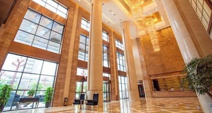 Jinlong Yufeng Hotel (Changde Huanlecheng High Speed Railway Station)