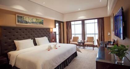 Jinlong Yufeng Hotel (Changde Huanlecheng High Speed Railway Station)