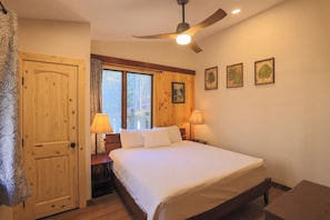 4 habitaciones, escritorio, tabla de planchar con plancha y wifi gratis 