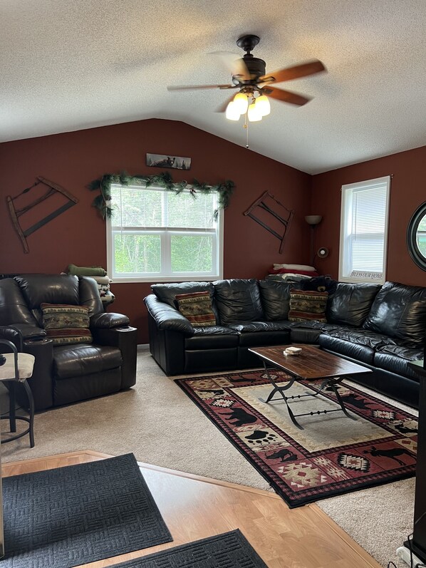 Smart-TV, DVD-Player, Bücher