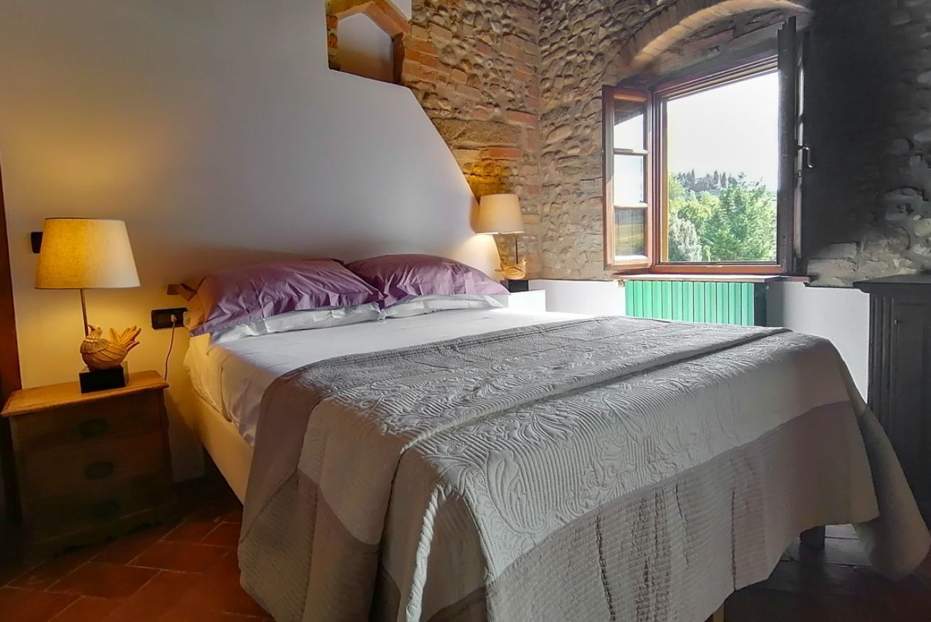 4 bedrooms, WiFi, bed sheets