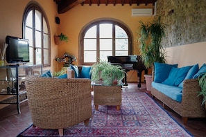 TV, fireplace - La Quercia, apartment with garden for 6/8 people in the heart of Chianti (Montespertoli)