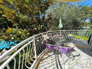 Luokittelematon kuva, 4 kautta 28, painike