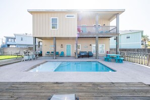 Outdoor pool, a heated pool